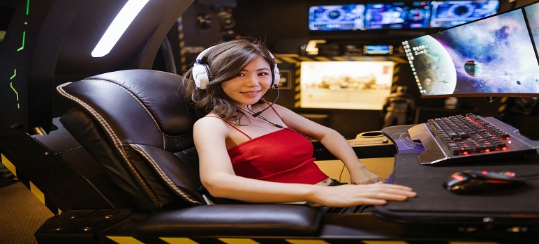 young-lady-smiling-inside-a-game-parlour-business-center