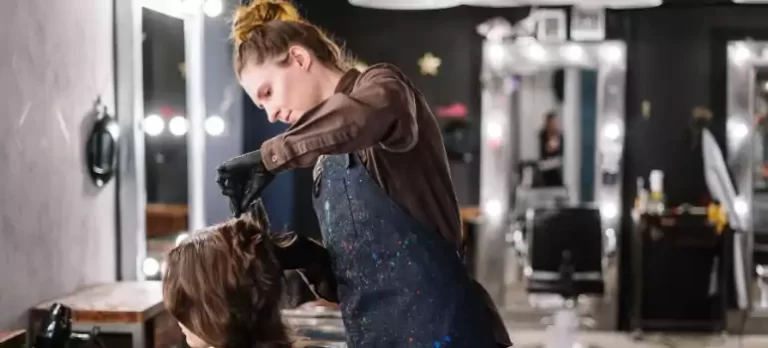 beauty-parlour-kaise-khole-beauty-salon